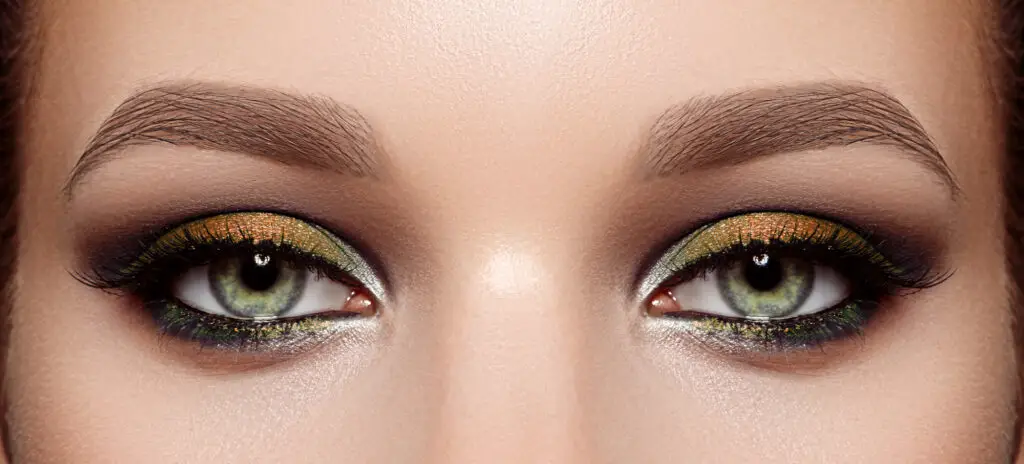 Ombretto bronzo occhi verdi Come scegliere gli ombretti in base al colore di occhi e pelle