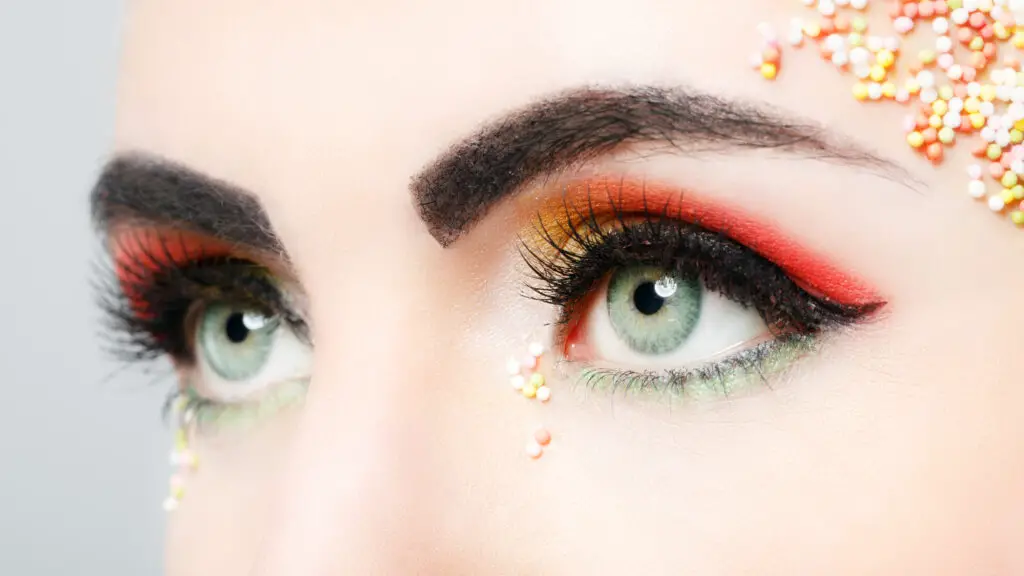 Ombretto rosso verde occhi verdi Come scegliere gli ombretti in base al colore di occhi e pelle
