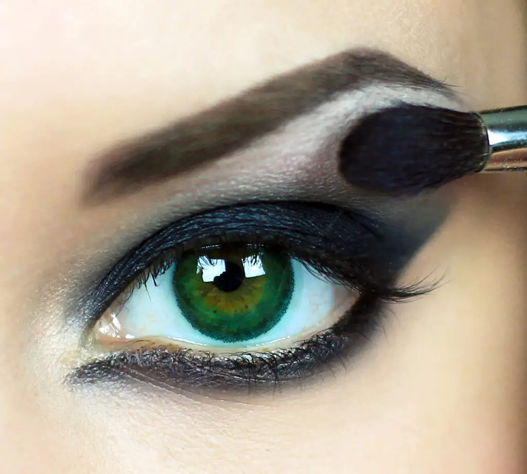 Ombretto verde occhi verdi Come scegliere gli ombretti in base al colore di occhi e pelle